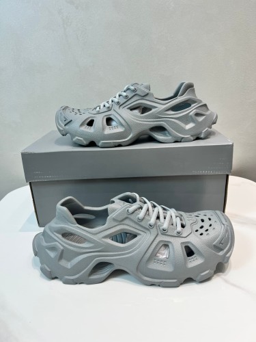 1:1 quality version HD Cutout Sports Style Clogs 6 colors 29027288