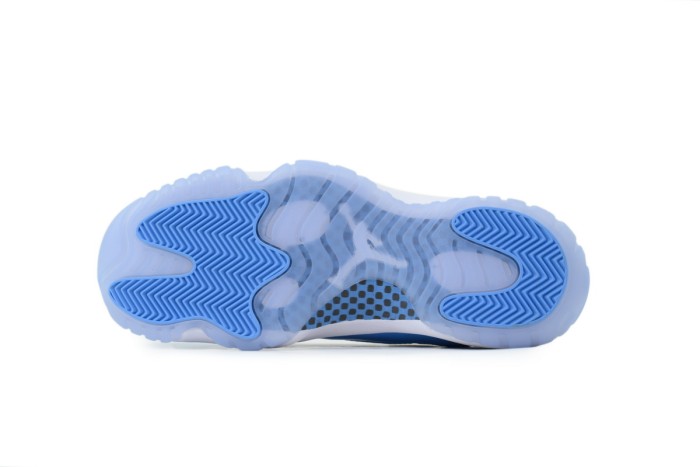 [plus-size shoes]Low-top North Carolina Blue Real Carbon Full-Grain Leather Basketball Sneakers 29030381