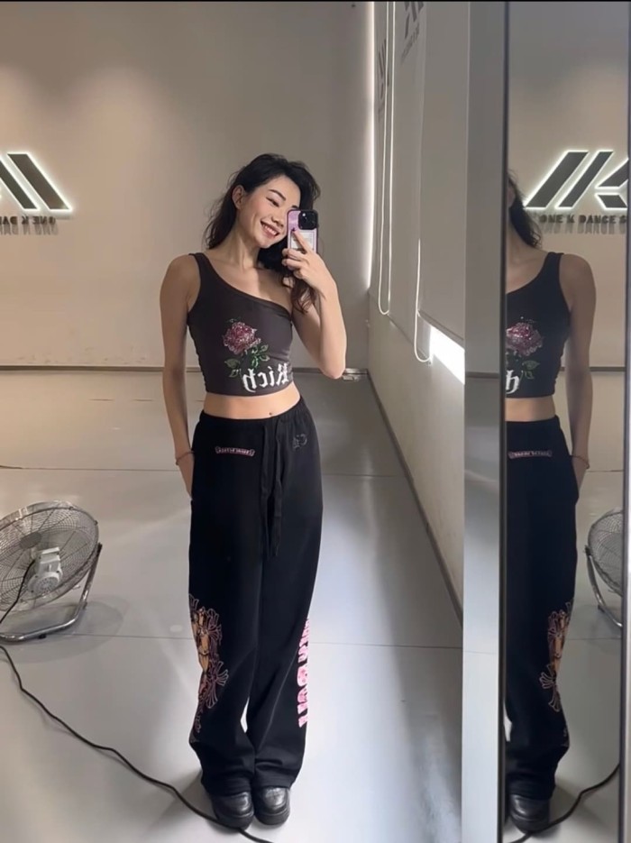 1:1 quality version Co-branded Deadly Doll Cross And Beautiful Girl Printed Sweatpants 29033525