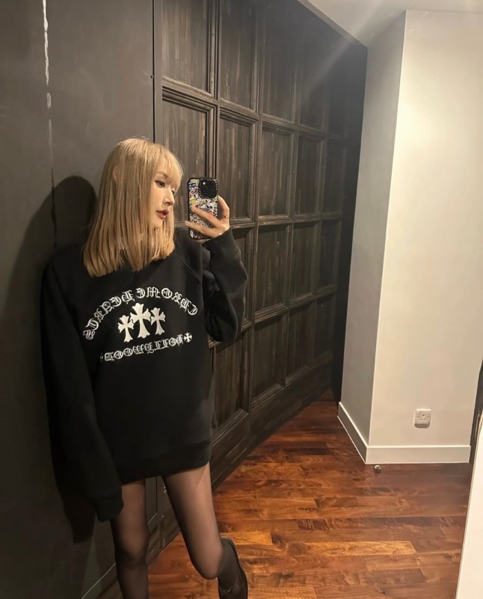1:1 quality version Heavy-duty Silver Line Cross Embroidery Crew Neck Sweatshirt 29045267