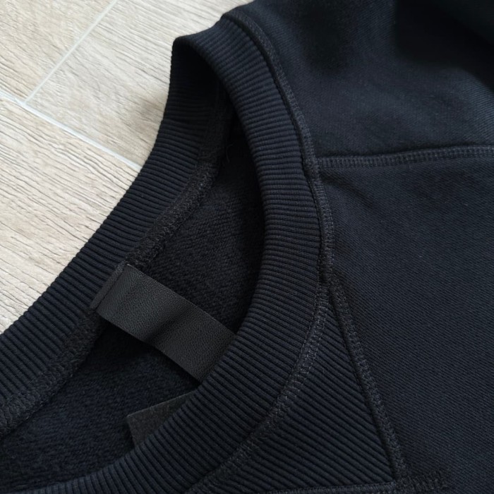 1:1 quality version Three Cross Leather Patch Crew Neck Sweatshirt 29045265