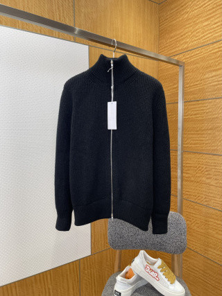 1:1 quality version Minimalist High-Neck Ribbed Zip-Up Knit Cardigan 29077600