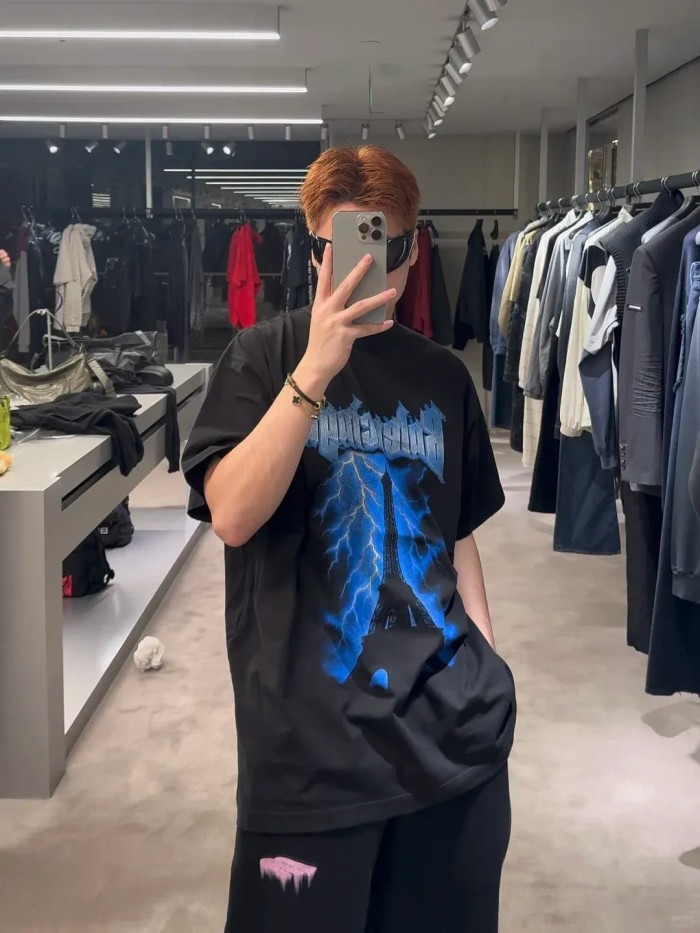 1:1 quality version Ice Blue Spike Gothic Font Eiffel Tower Printed T-shirt 29077527