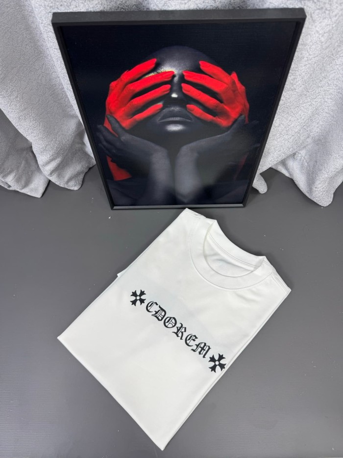 1:1 quality version White Gothic Letter & Bracket Graphic Print Crew Neck T-Shirt 29090030