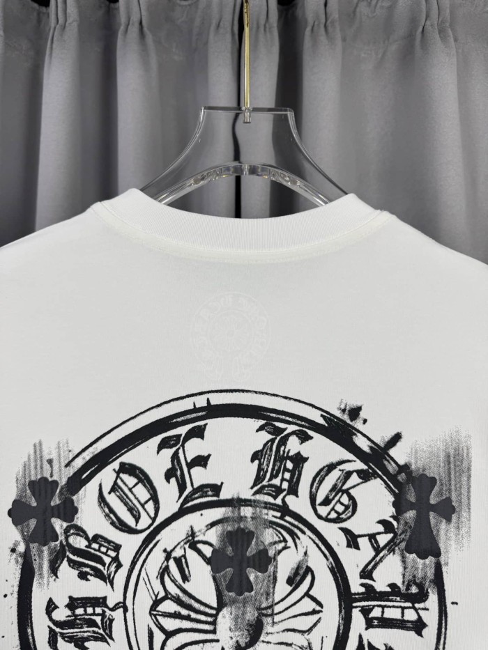 1:1 quality version White Spray-Painted Graffiti Horseshoe Sanskrit Cross Print Crew Neck T-Shirt 29090071