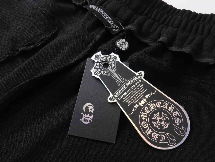 Heavyweight Cotton Leather Cross Patch & Gothic Letter Zip Pocket Sweat Shorts 2 colors 29089932