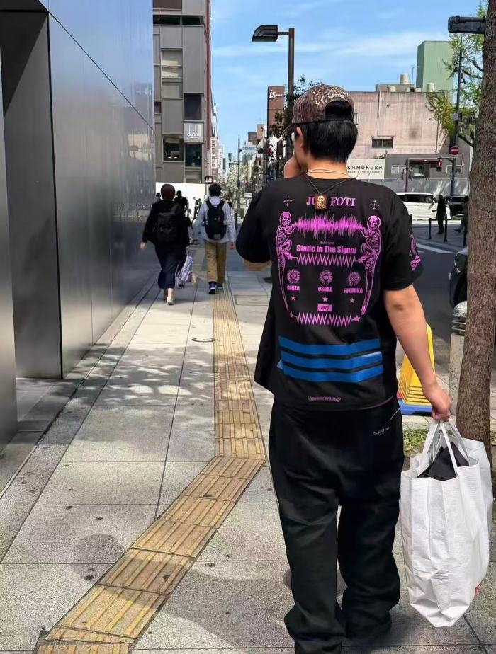 1:1 quality version Static In The Signal Pink & Purple Gradient Skeleton Cross Sound Wave Print T-Shirt 29093646