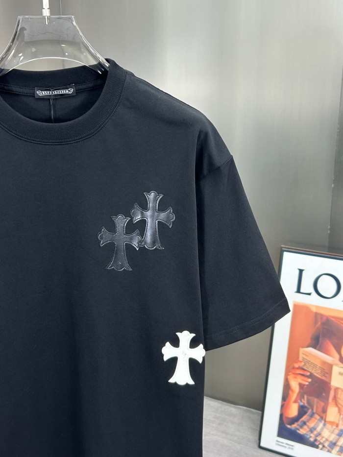 1:1 quality version High-Quality Leather Tag Cross & Sanskrit Print Crewneck T-Shirt 2 colors 29098085