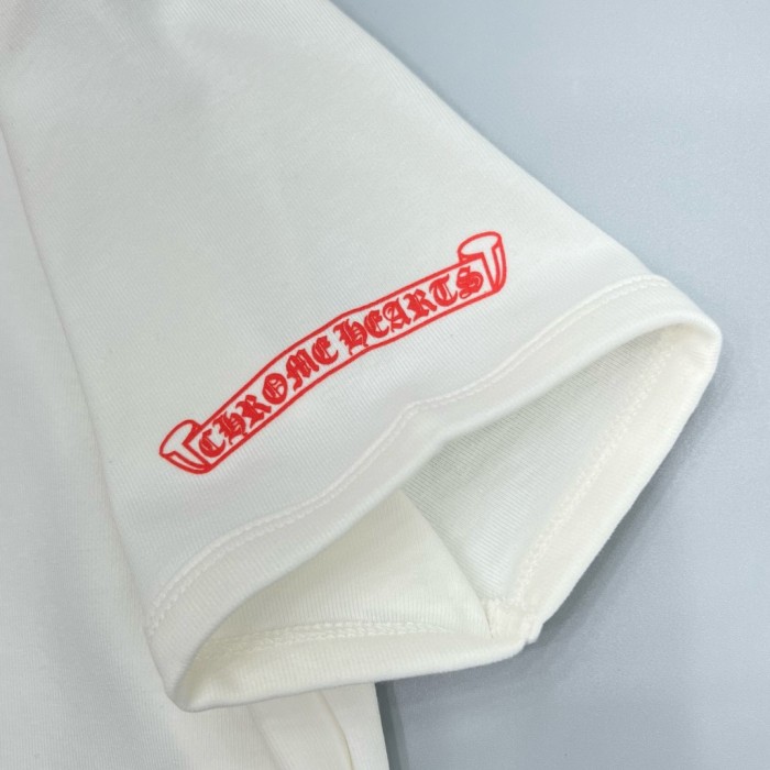 1:1 quality version Tongue Logo & Gothic Letter Neck Print White Cropped T-Shirt 2 colors 29096853