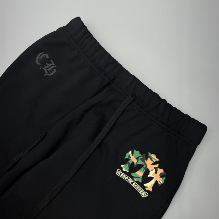 1:1 quality version Green Camo Cross & Vertical Gothic Print Jogger Sweatpants 29097761