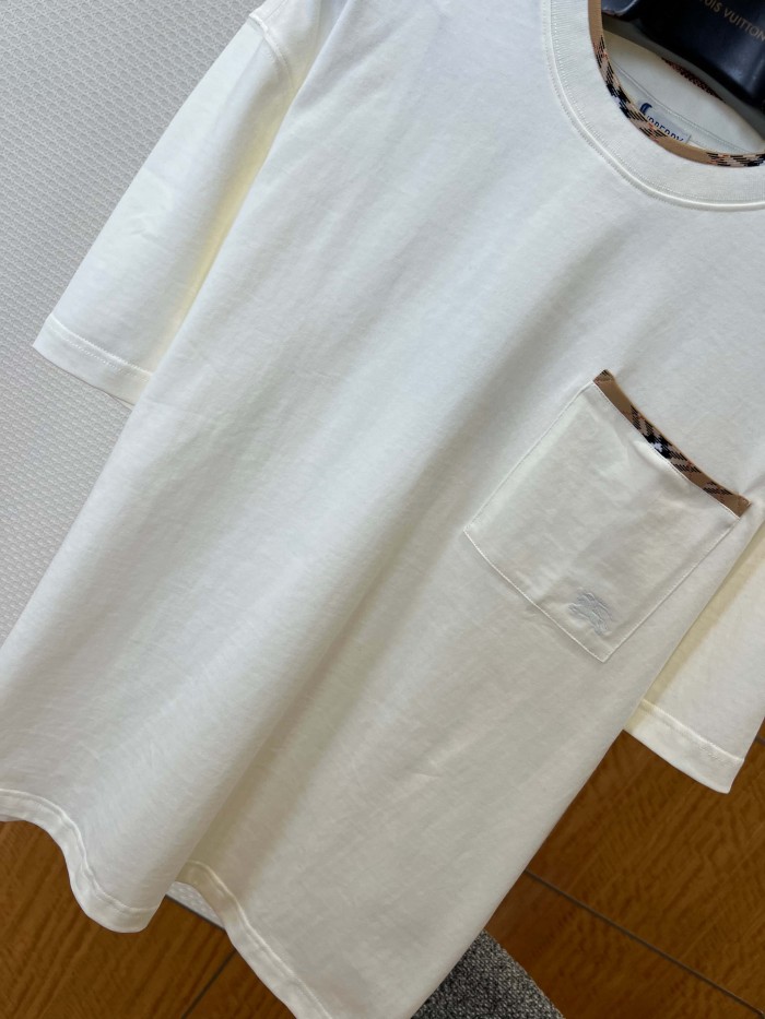 1:1 quality version Classic Plaid Patch Pocket Crewneck T-shirt 2 colors 29105476
