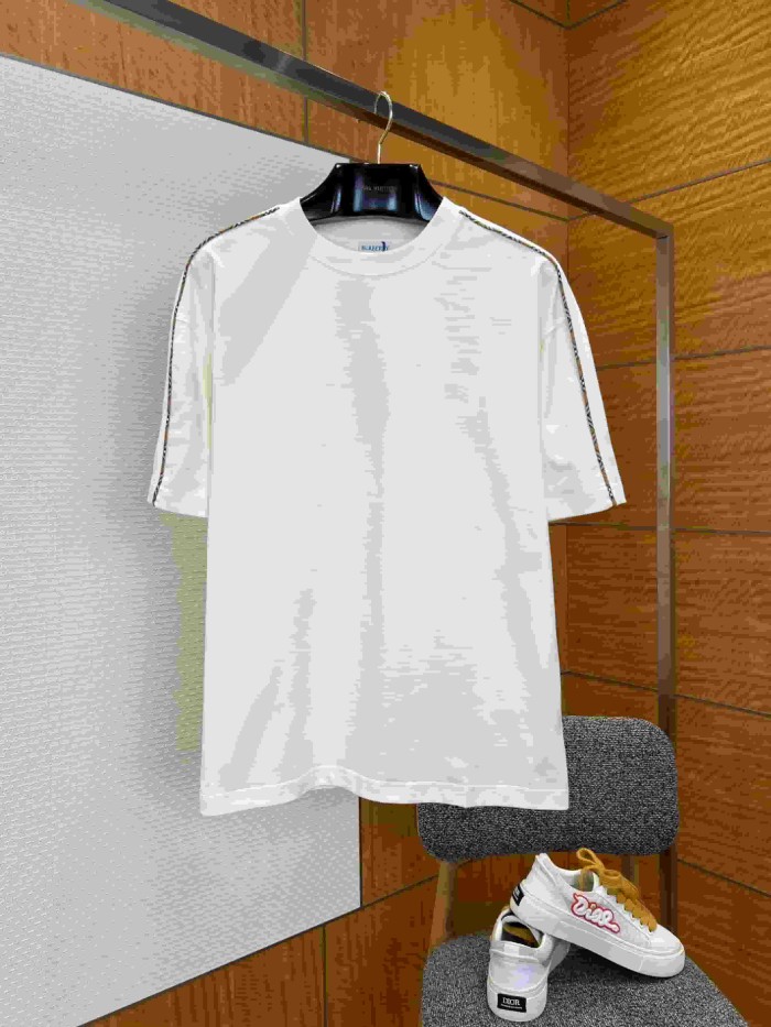 1:1 quality version Classic Plaid Strap Embroidered Crewneck T-shirt 3 colors 29105472