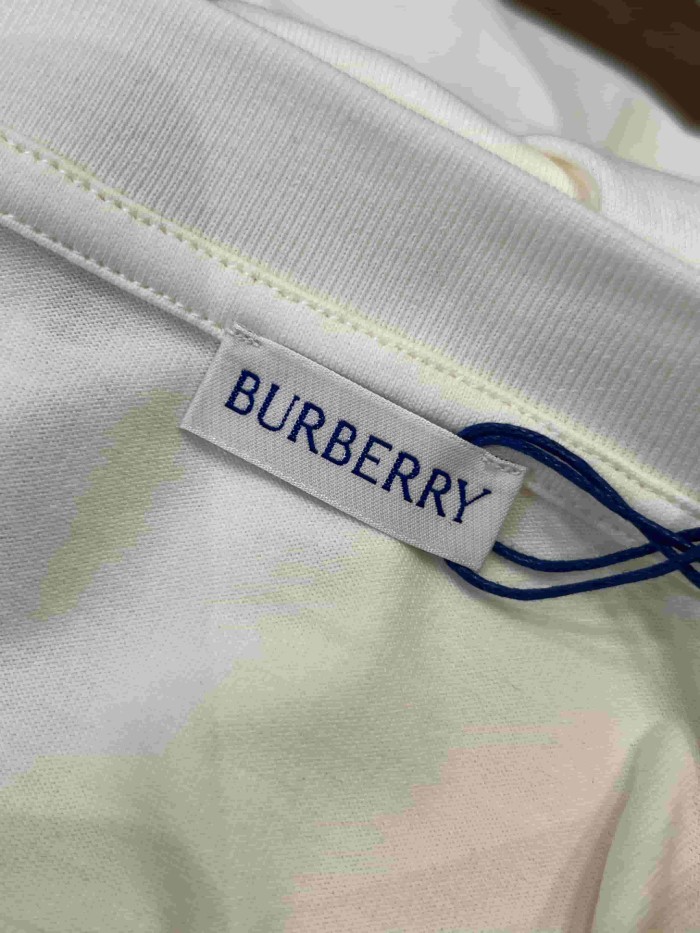 1:1 quality version Classic Plaid Strap Embroidered Crewneck T-shirt 3 colors 29105472