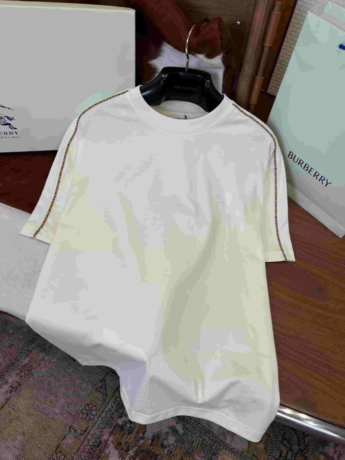 1:1 quality version Classic Plaid Strap Embroidered Crewneck T-shirt 3 colors 29105472
