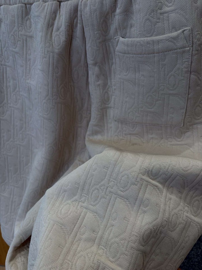 1:1 quality version 3D Embossed Jacquard Light Luxury Casual Shorts 2 colors 29106823