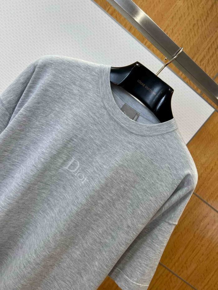 1:1 quality version Minimalist Subtle Jacquard Logo Crew Neck T-shirt 29106609