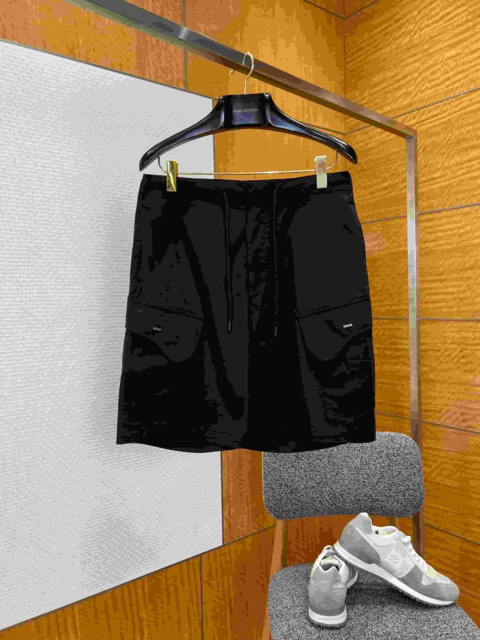 1:1 quality version Metal Logo Drawstring Big Pocket Cargo Shorts 2 colors 29106853
