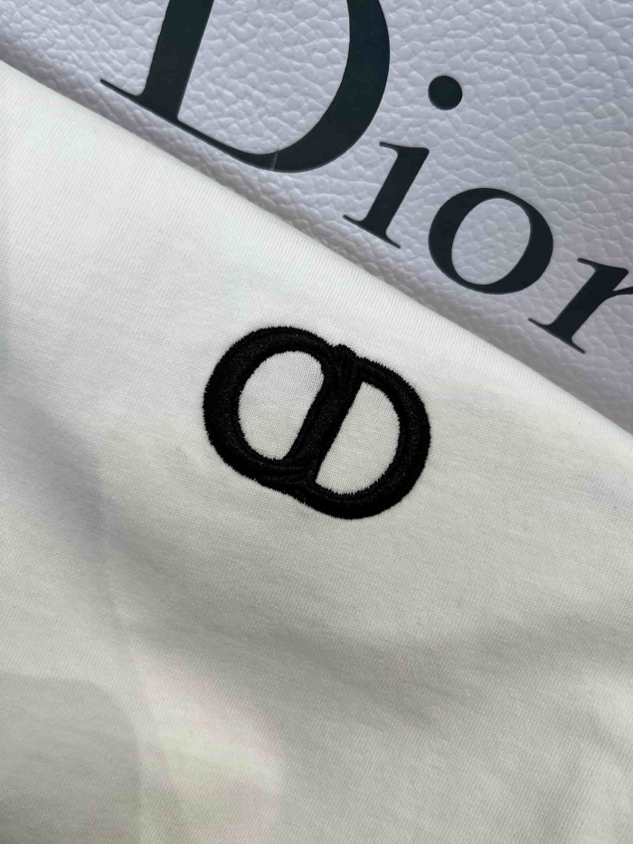1:1 quality version Combed Cotton Classic CD Logo Embroidered T-Shirt 2 colors 29107531