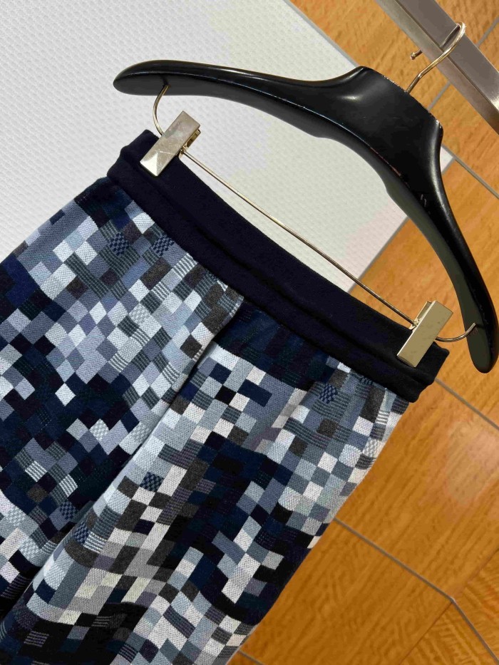 1:1 quality version Blue Grey Black Gradient Pixel Plaid With Leather Patch Pocket Knitted Drawstring Shorts 29107812