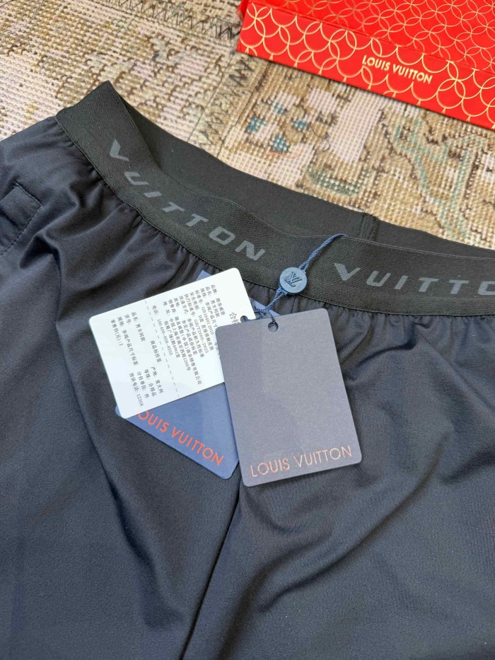 1:1 quality version Embossed Logo High Stretch Quick Dry Double Layer Sports Shorts 29114765