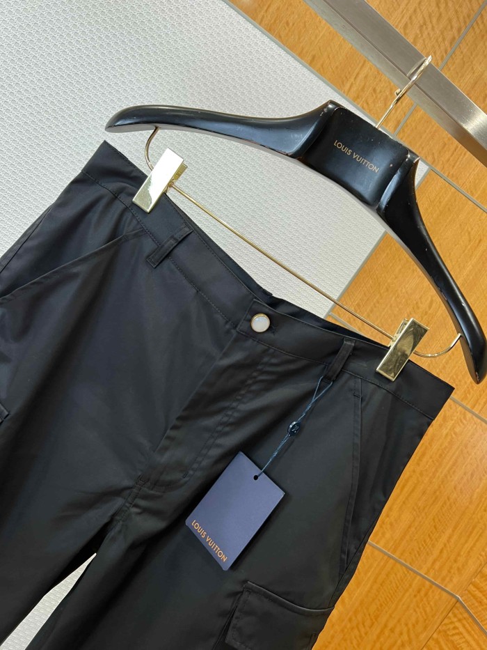 1:1 quality version Cotton Nylon Blend Embroidered Multi-Pocket Cargo Shorts 3 colors 29114996