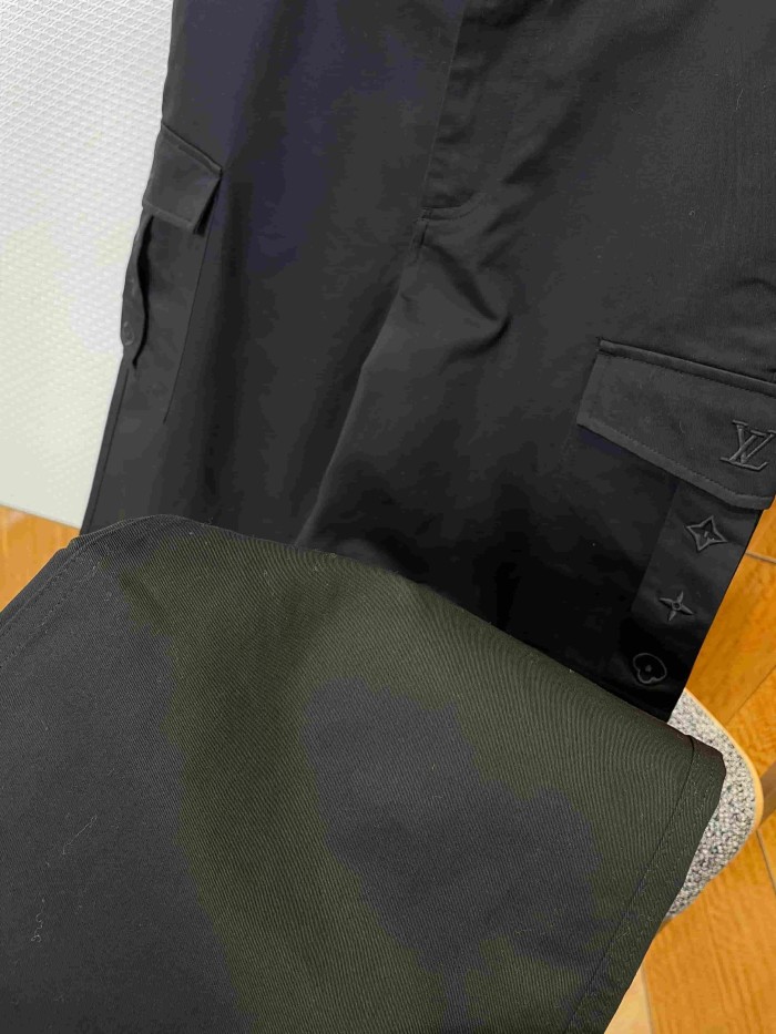1:1 quality version Embossed Logo & Metal Snap Buttons Cargo Loose Straight Leg Casual Pants 29114776
