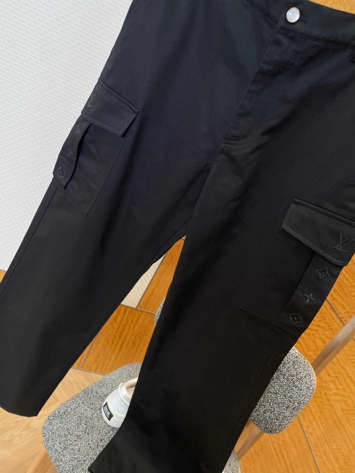 1:1 quality version Embossed Logo & Metal Snap Buttons Cargo Loose Straight Leg Casual Pants 29114776