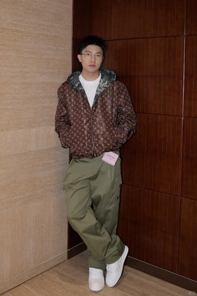 1:1 quality version Double-Sided Allover Floral Camo Print Windproof Jacket 29114526