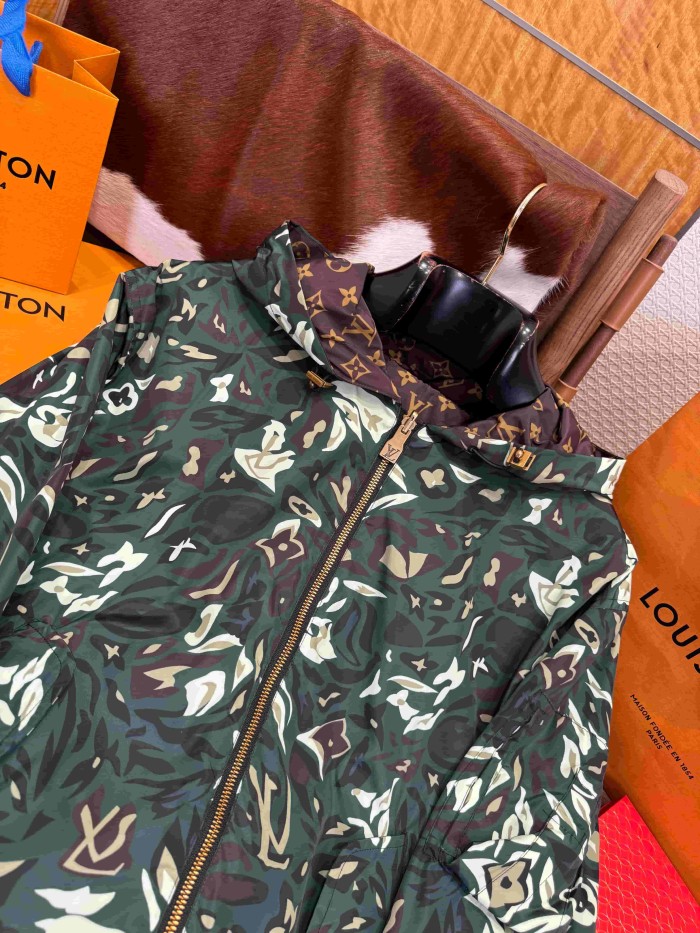 1:1 quality version Double-Sided Allover Floral Camo Print Windproof Jacket 29114526