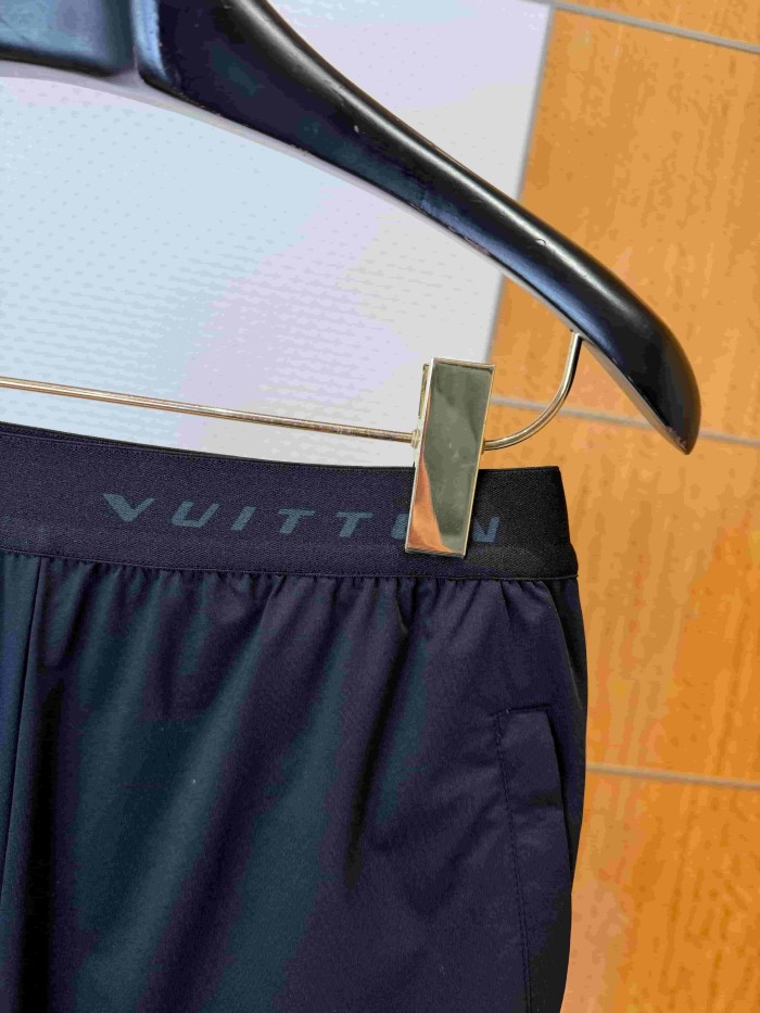 1:1 quality version Embossed Logo High Stretch Quick Dry Double Layer Sports Shorts 29114765