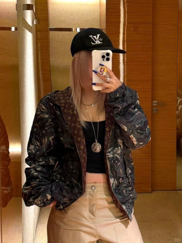 1:1 quality version Double-Sided Allover Floral Camo Print Windproof Jacket 29114526