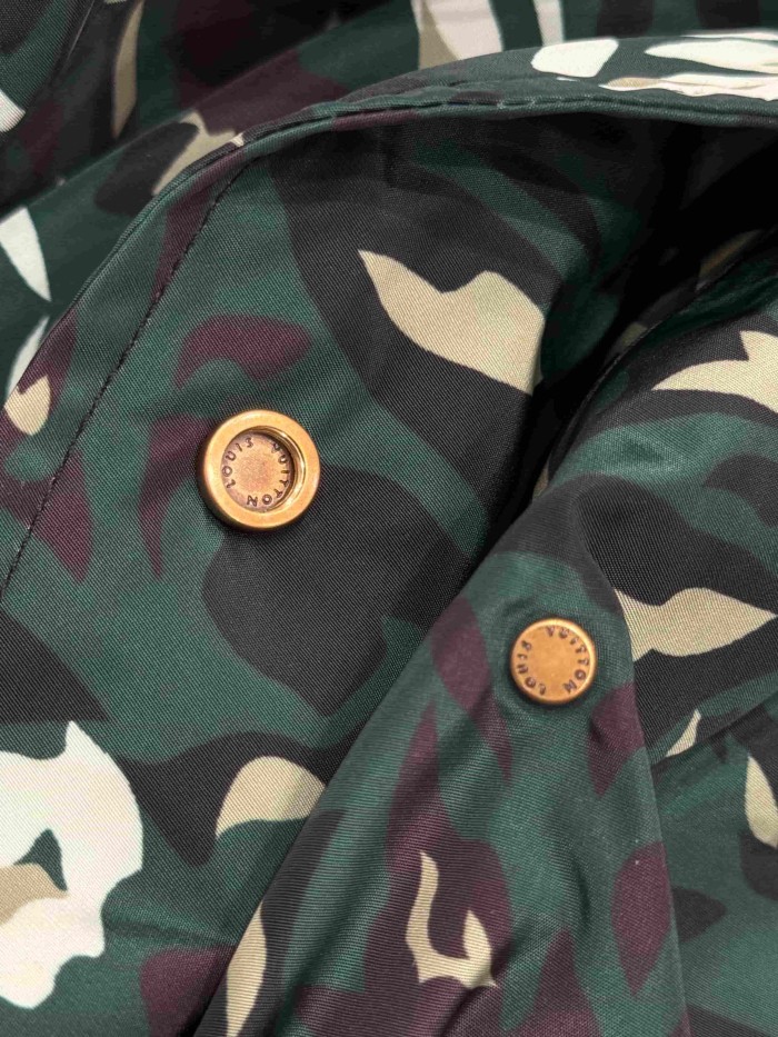 1:1 quality version Double-Sided Allover Floral Camo Print Windproof Jacket 29114526