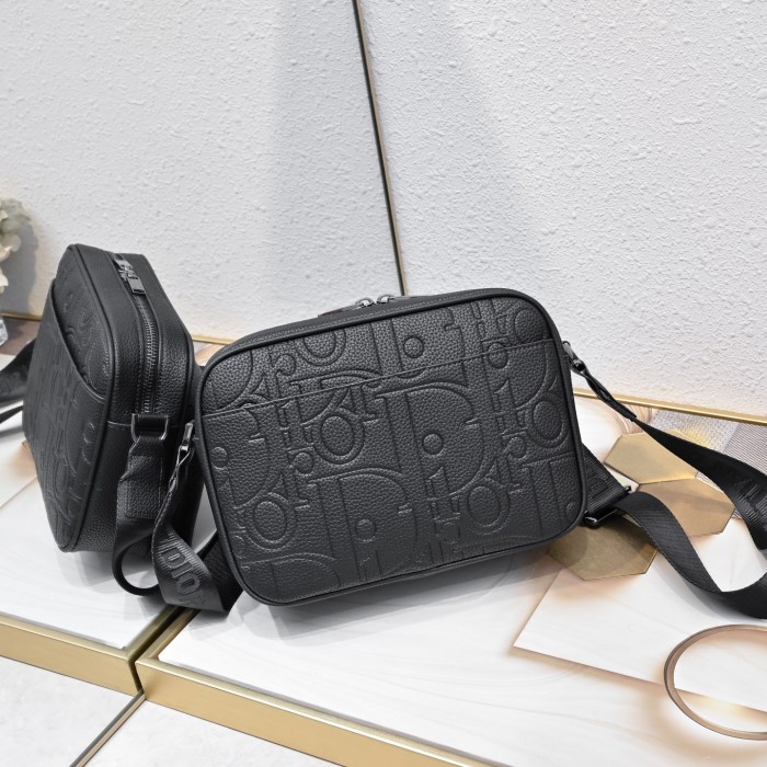 Embossed Full Grain Cow Leather Zipper Messenger Bag 29116558