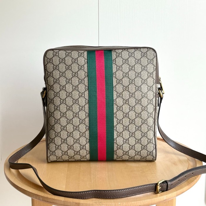 GG Supreme Canvas Vertical Zip Front Crossbody Bag 29116466
