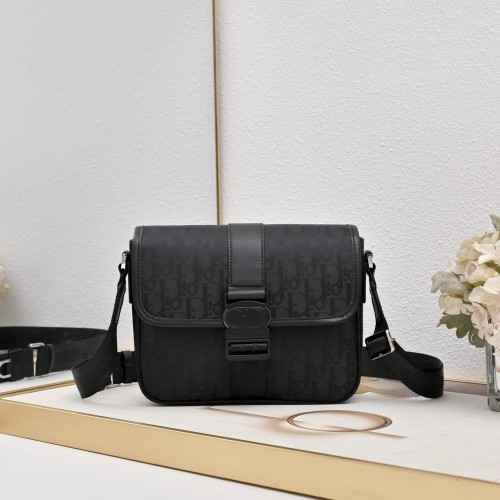 Oblique Buckle Flap Buckle Flap Adjustable Strap Saddle Crossbody Bag 29116578