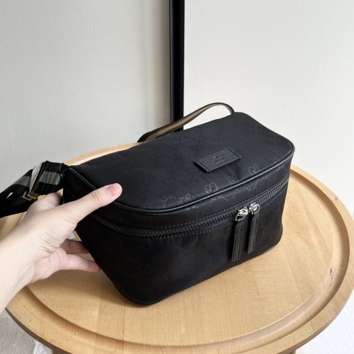 GG Nylon Cosmetic Wash Bag Double Zip Crossbody Toiletry Bag 3 colors 29116432
