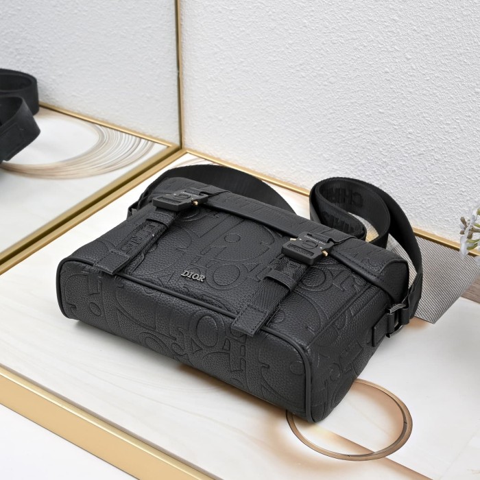 Men's Black Grained Calfskin Embossed Logo Flap Crossbody Messenger Bag 2 colors 29119276