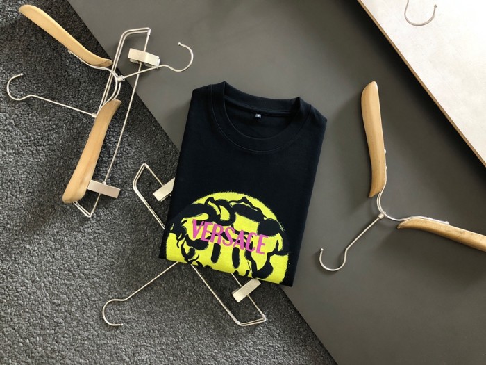 Street Graffiti Style Contrast Yellow Circle Smiley Medusa Pink Letter Print T-shirt 2 colors 29119683