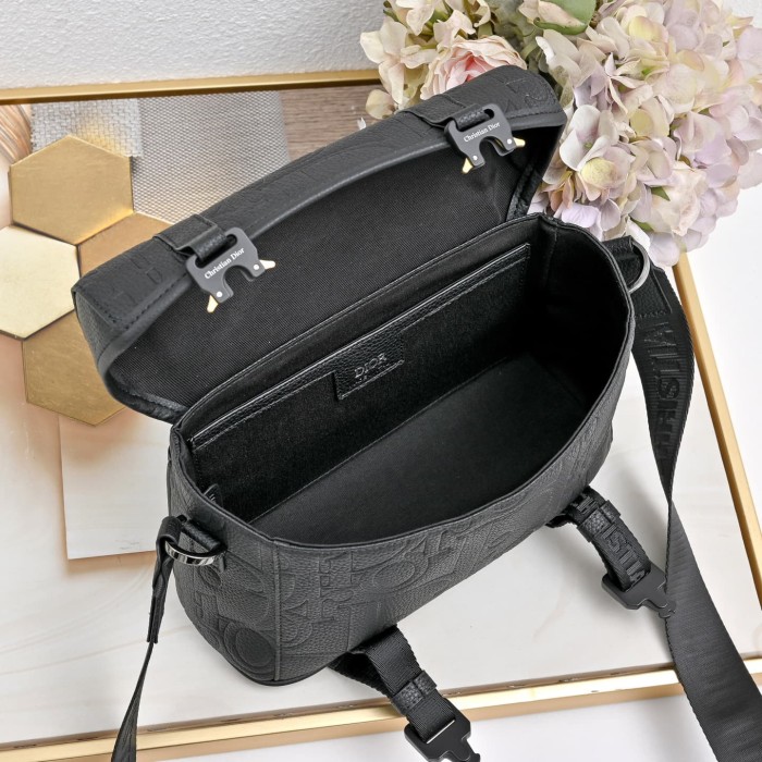 Men's Black Grained Calfskin Embossed Logo Flap Crossbody Messenger Bag 2 colors 29119276