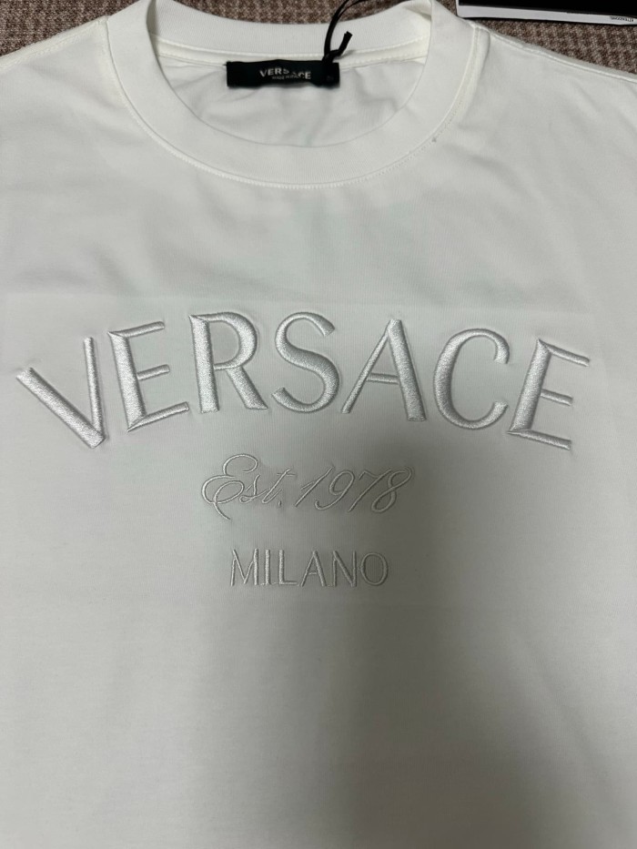 Minimal Luxury Tone-On-Tone Versace Letter Embroidery Matching 2 colors 29119618