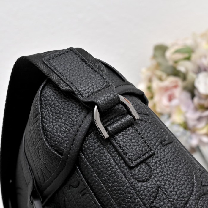 Men's Black Grained Calfskin Embossed Logo Flap Crossbody Messenger Bag 2 colors 29119276