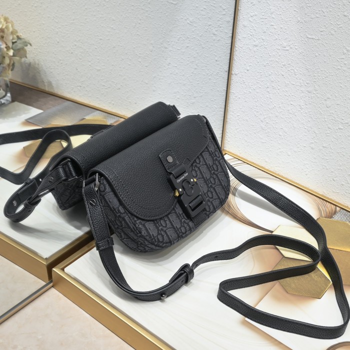 Men's Oblique Jacquard Saddle Crossbody Bag with Leather Flap 2 colors 29119184