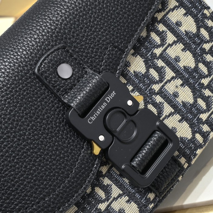 Men's Oblique Jacquard Saddle Crossbody Bag with Leather Flap 2 colors 29119184