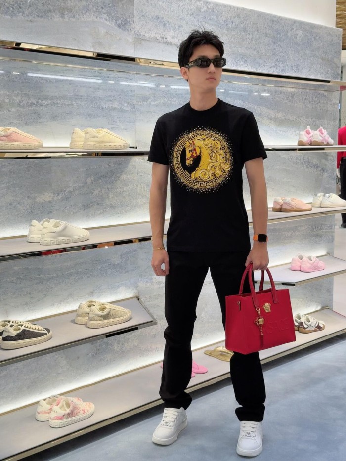 Luxury Equestrian Style Golden Horse Portrait Greca Circle Rhinestone Sparkle Print T-shirt 29140041