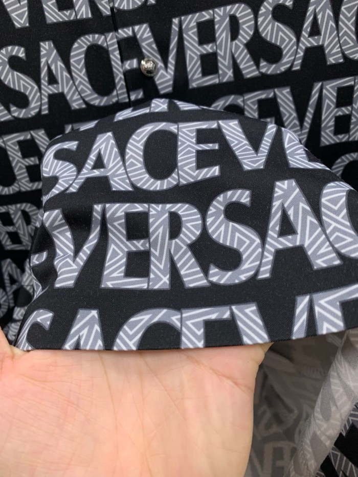 1:1 quality versionLuxury All Over Thin Line Versace Letter Repeat Print Pique Polo Shirt 2 colors 29143801