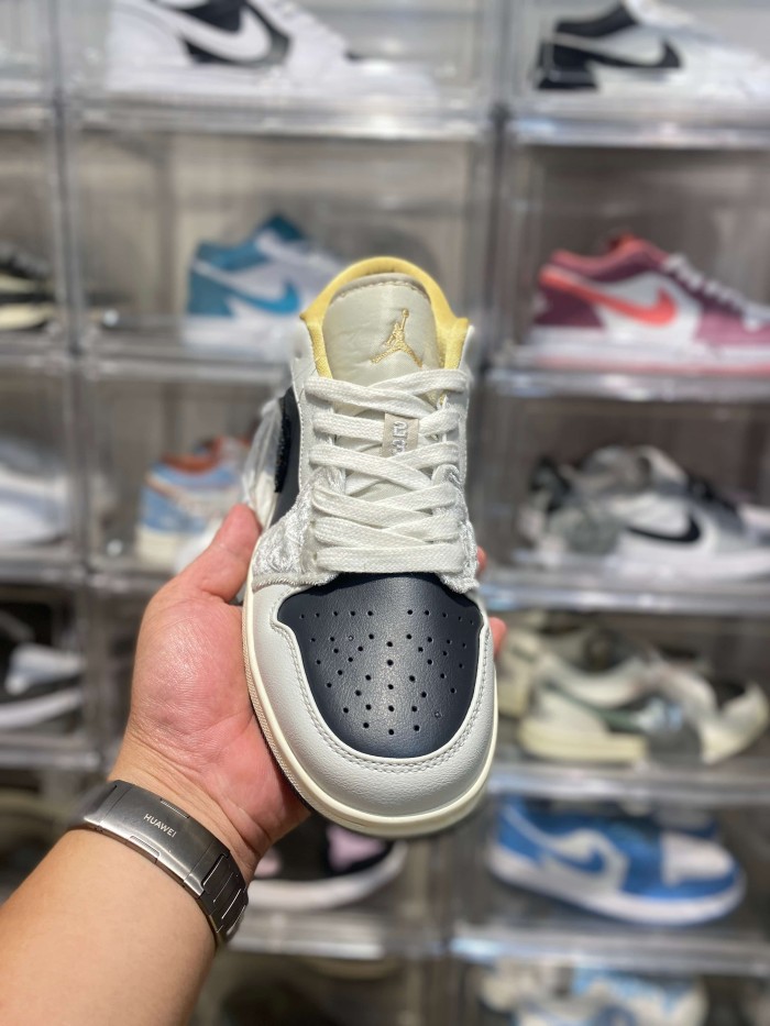 [plus-size shoes] Air @j1 Low SE Black Off White Satin Quilted Panel Rhinestone Swoosh Leather Sneakers 29225186