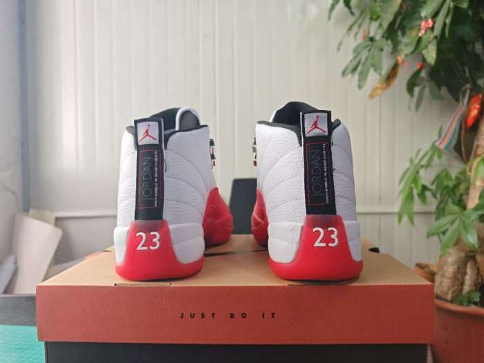 [plus-size shoes] Air @j12  Retro White Varsity Red Stingray Toe Pebbled Leather Shock Absorbing High Top Basketball Shoes 29284155