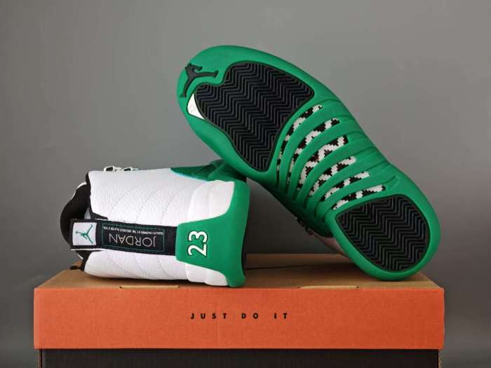 [plus-size shoes] Air @j12 Retro White Lucky Green Stingray Leather Shock Absorbing High Top Basketball Shoes 29284103