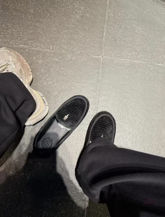 1:1 quality version Cross Sword Black Corduroy Slip-On Loafers 3 colors 29288654