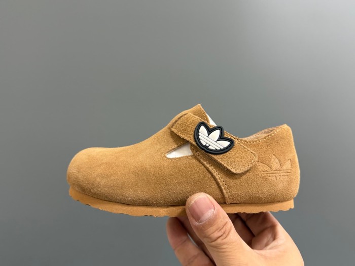 Trefoil Velcro Suede Casual Shoes for Kids 3 colors 29288743